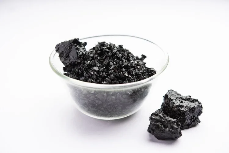 Shilajit : bienfaits, formes, utilisation et précautions